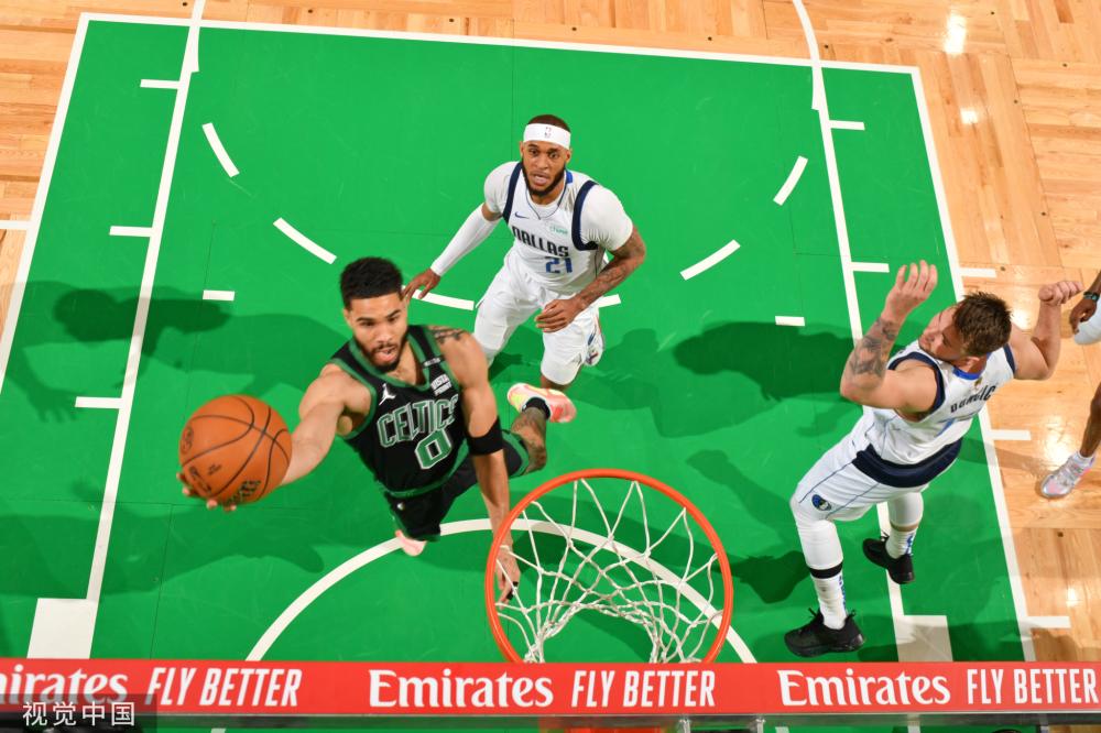 折射出的深 折射出的深