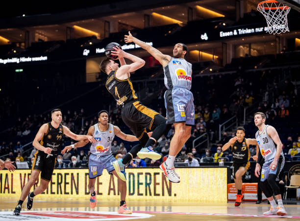 这位年轻中 这位年轻中